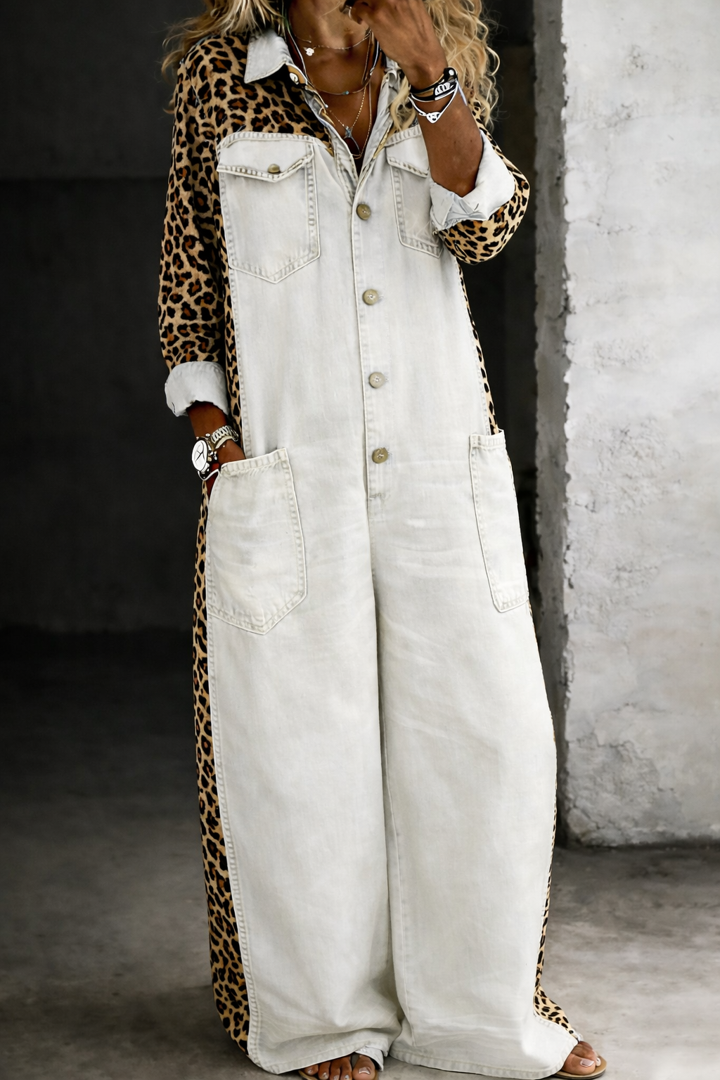 Mono con leopardo
