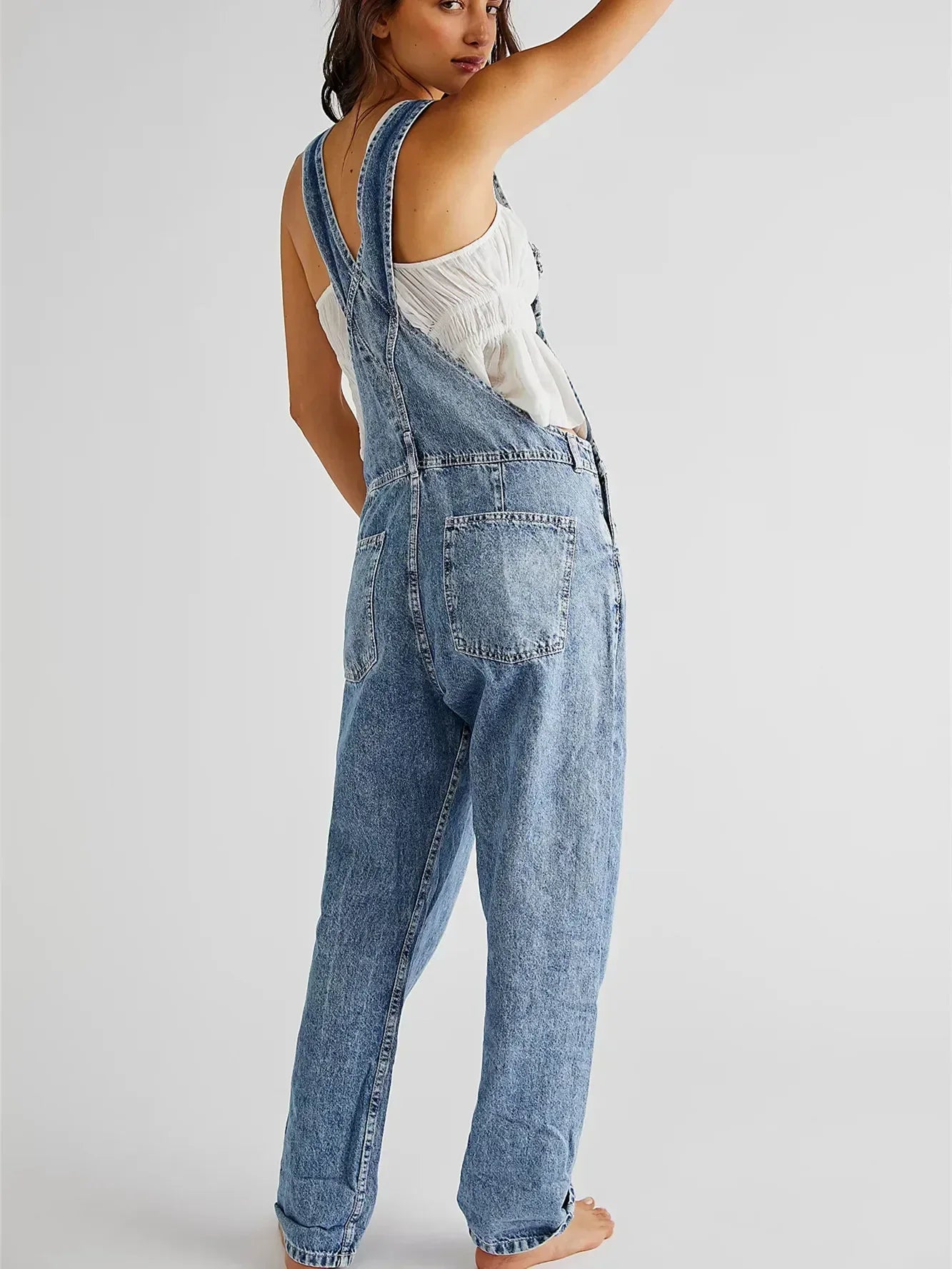 Lorena | Mono clásico de denim con peto